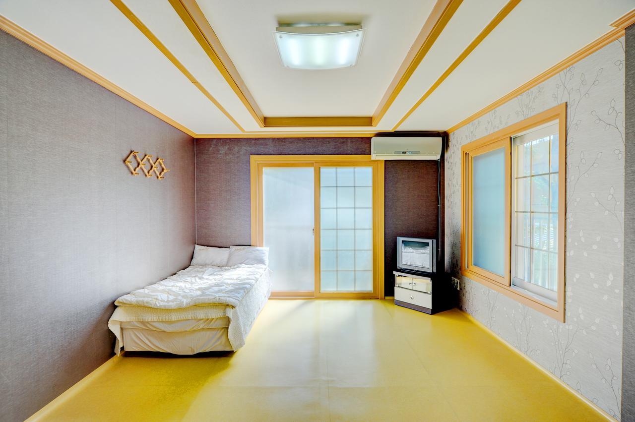 Sungbo Youth Hostel Mungyeong Exterior photo