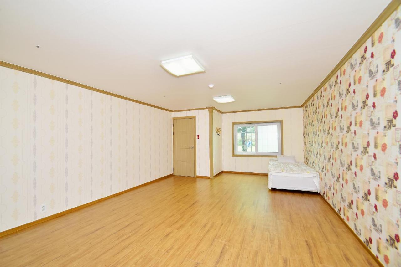Sungbo Youth Hostel Mungyeong Exterior photo